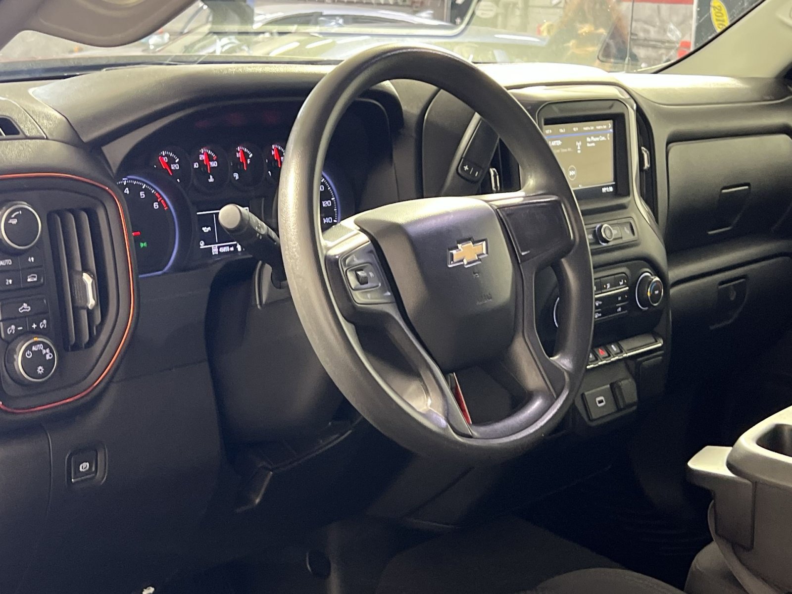 Used 2019 Chevrolet Silverado 1500 Custom w/ Custom Convenience Package AWD/4WD image 16