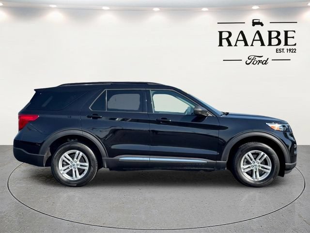 Used 2024 Ford Explorer XLT w/ Equipment Group 202A AWD/4WD image 8