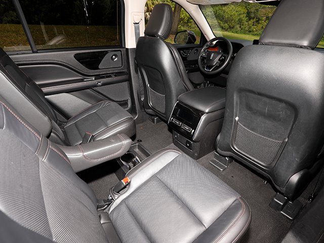 Used 2024 Lincoln Aviator Reserve AWD/4WD image 17