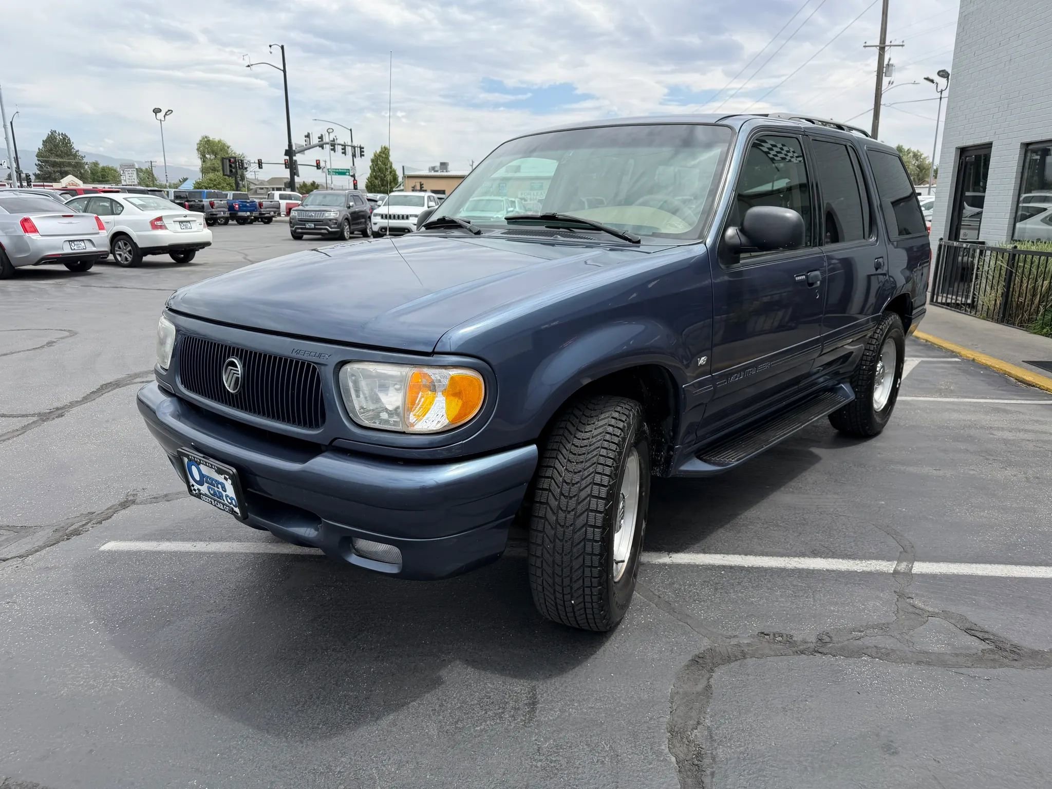 Used 2000 Mercury Mountaineer 2WD V8 image 3