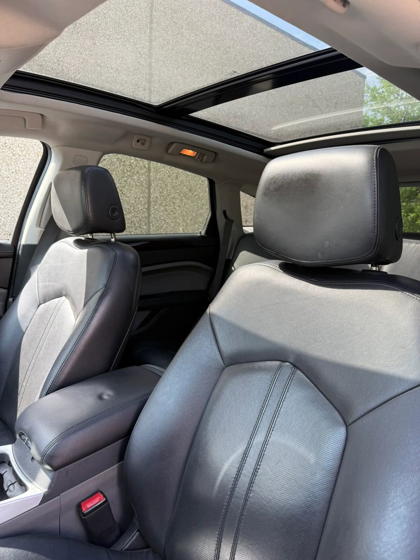 Used 2011 Cadillac SRX Luxury FWD image 12