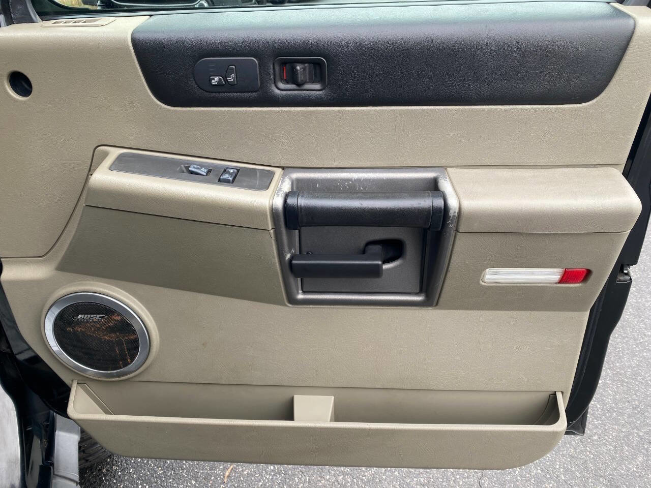 Used 2003 HUMMER H2 w/ Preferred Equipment Group image 33