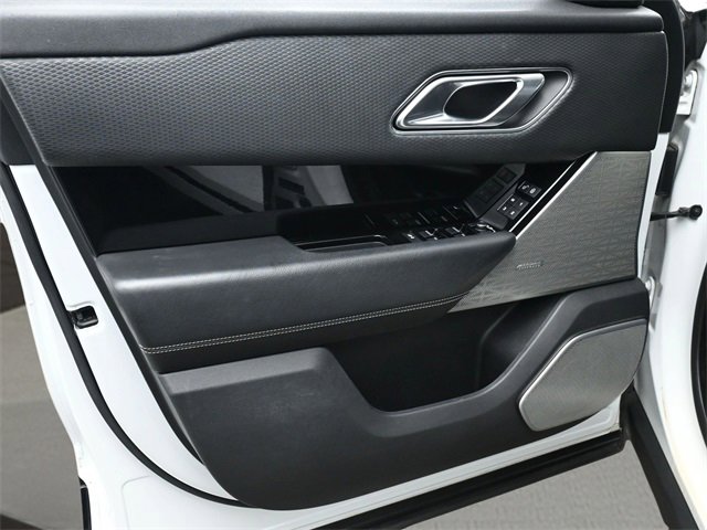Used 2018 Land Rover Range Rover Velar R-Dynamic SE image 9