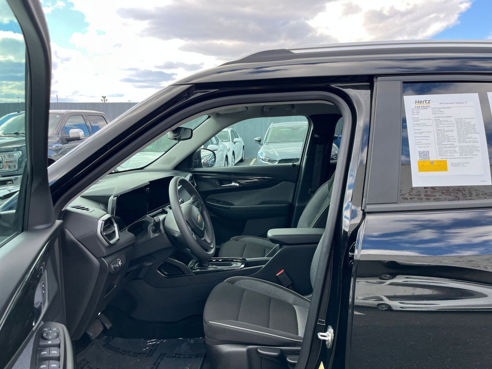 Used 2025 Chevrolet TrailBlazer LT FWD image 26