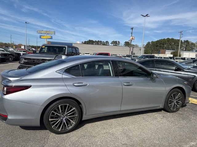 Used 2024 Lexus ES 300h w/ Premium Package image 6