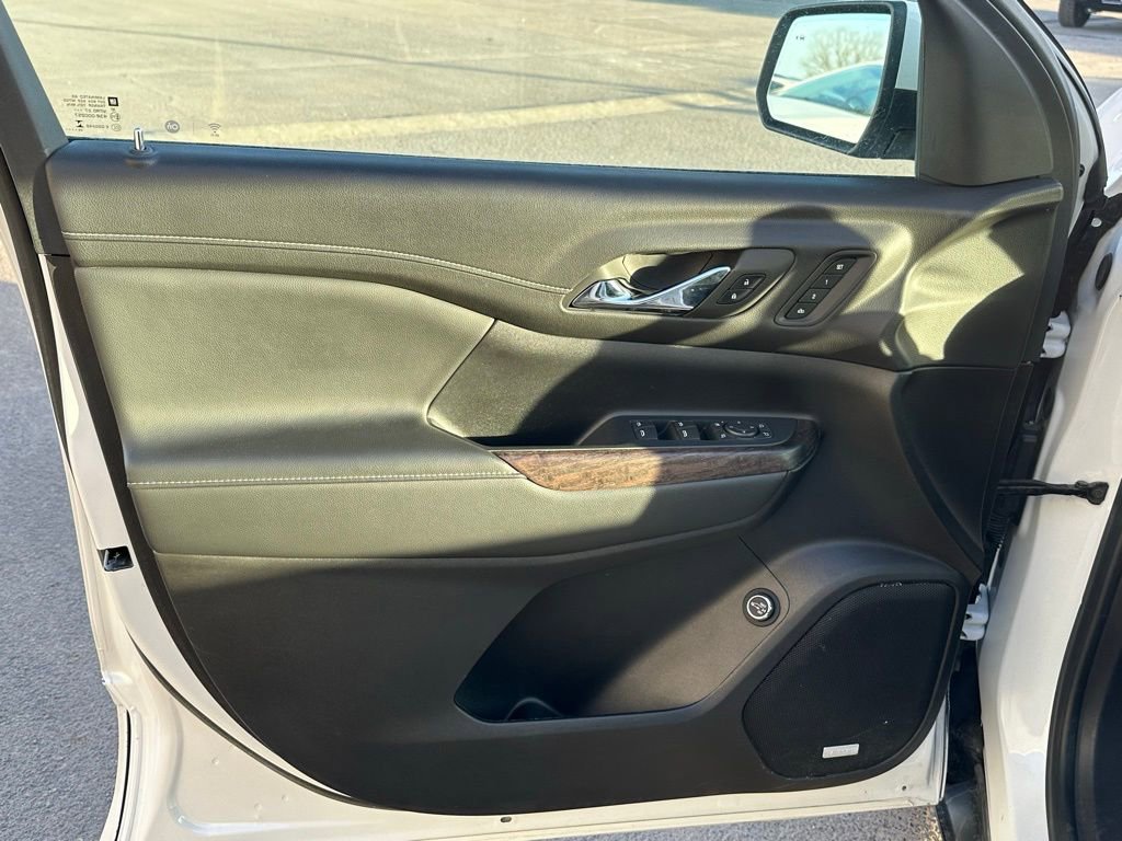 Used 2023 GMC Acadia Denali w/ Denali Ultimate Package image 12