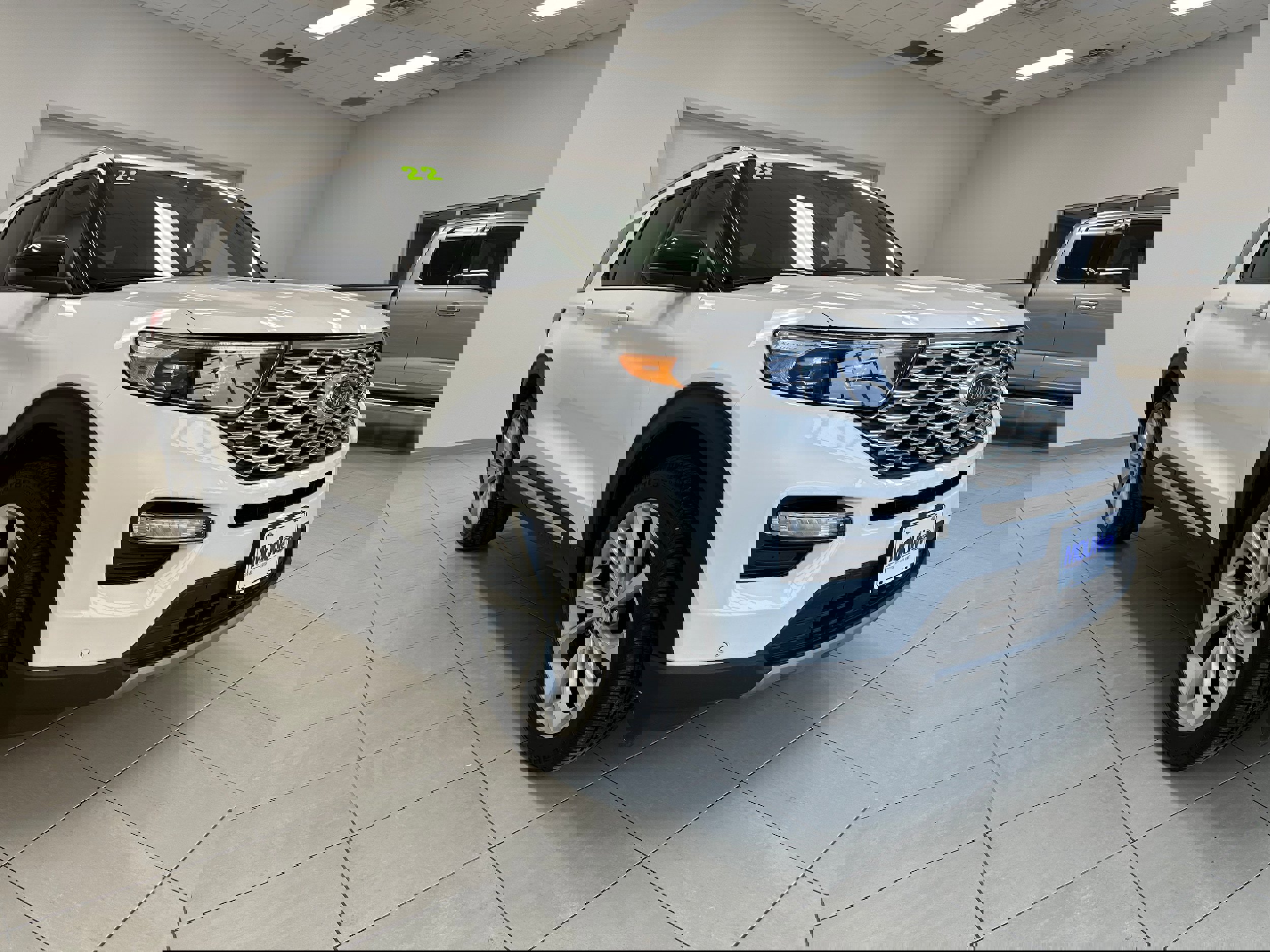 Used 2022 Ford Explorer Platinum w/ Equipment Group 601A image 4