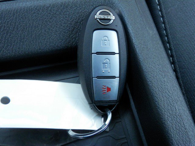 Used 2025 Nissan Frontier SV AWD/4WD image 26