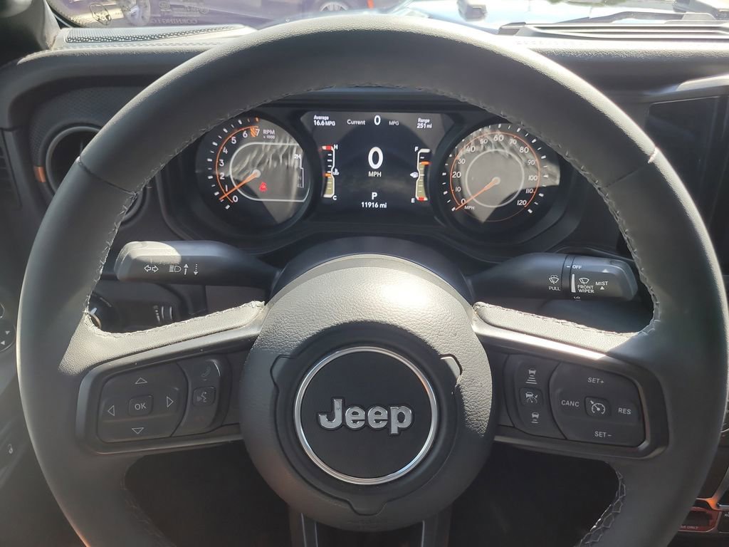 Used 2025 Jeep Gladiator Mojave AWD/4WD image 31