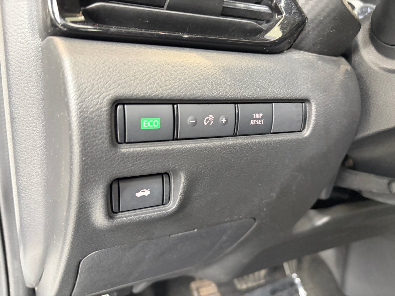 Used 2022 Nissan Sentra SR w/ Electronics Package FWD image 30