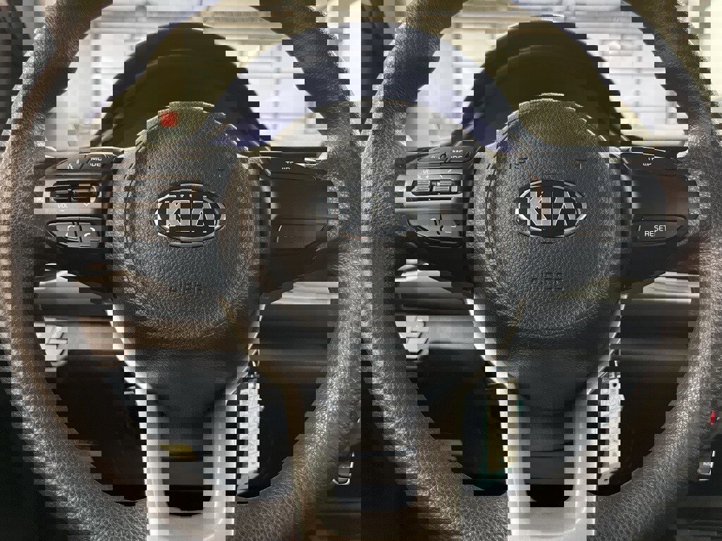 Used 2020 Kia Rio LX image 15