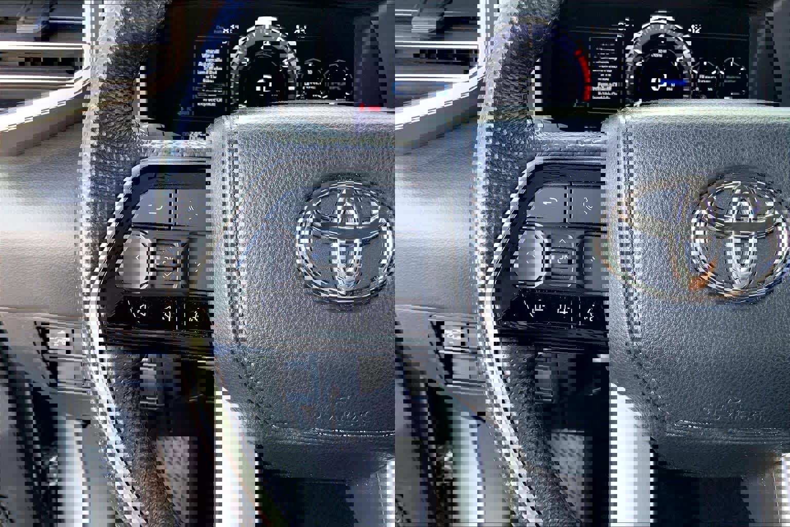 Used 2024 Toyota Tundra Limited w/ Power Package image 43