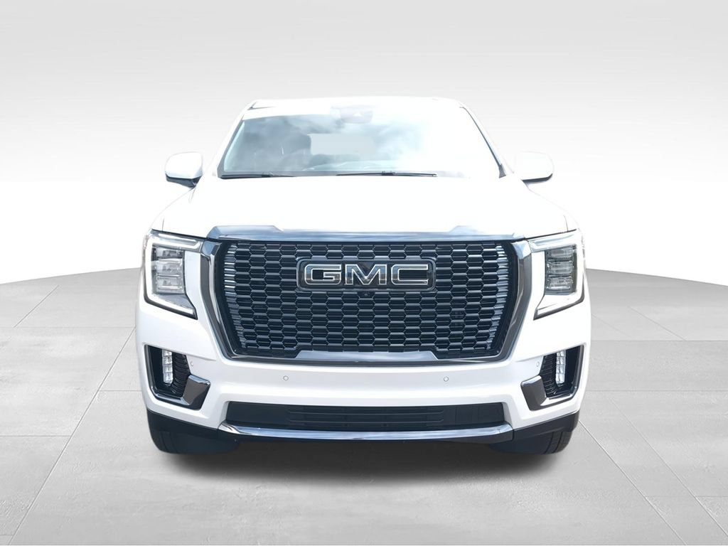 Used 2024 GMC Yukon Denali Ultimate AWD/4WD image 3