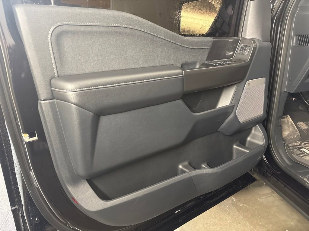 Used 2025 Ford F150 Lariat w/ Equipment Group 501A Mid image 23