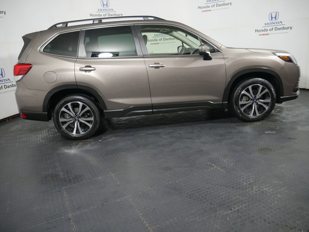 Used 2023 Subaru Forester Limited image 3