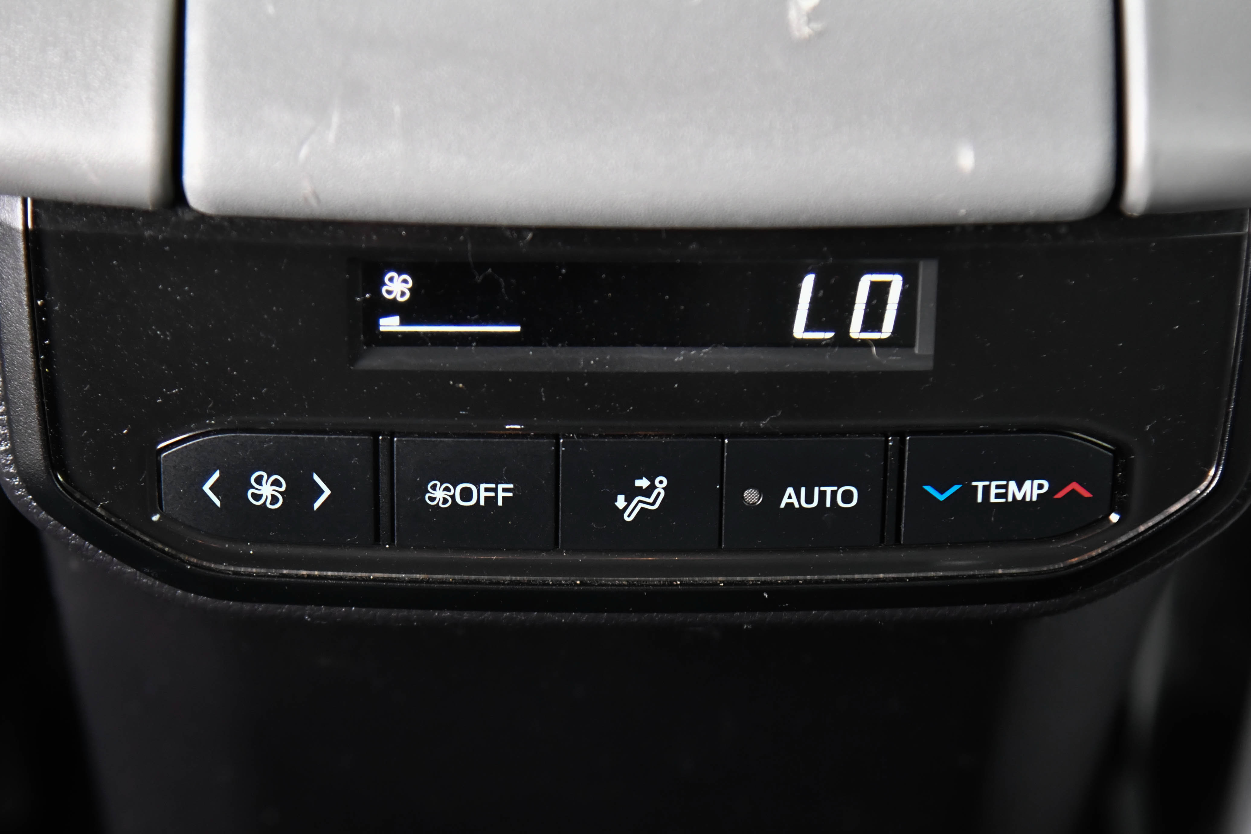 Used 2022 Toyota Highlander LE AWD/4WD image 36