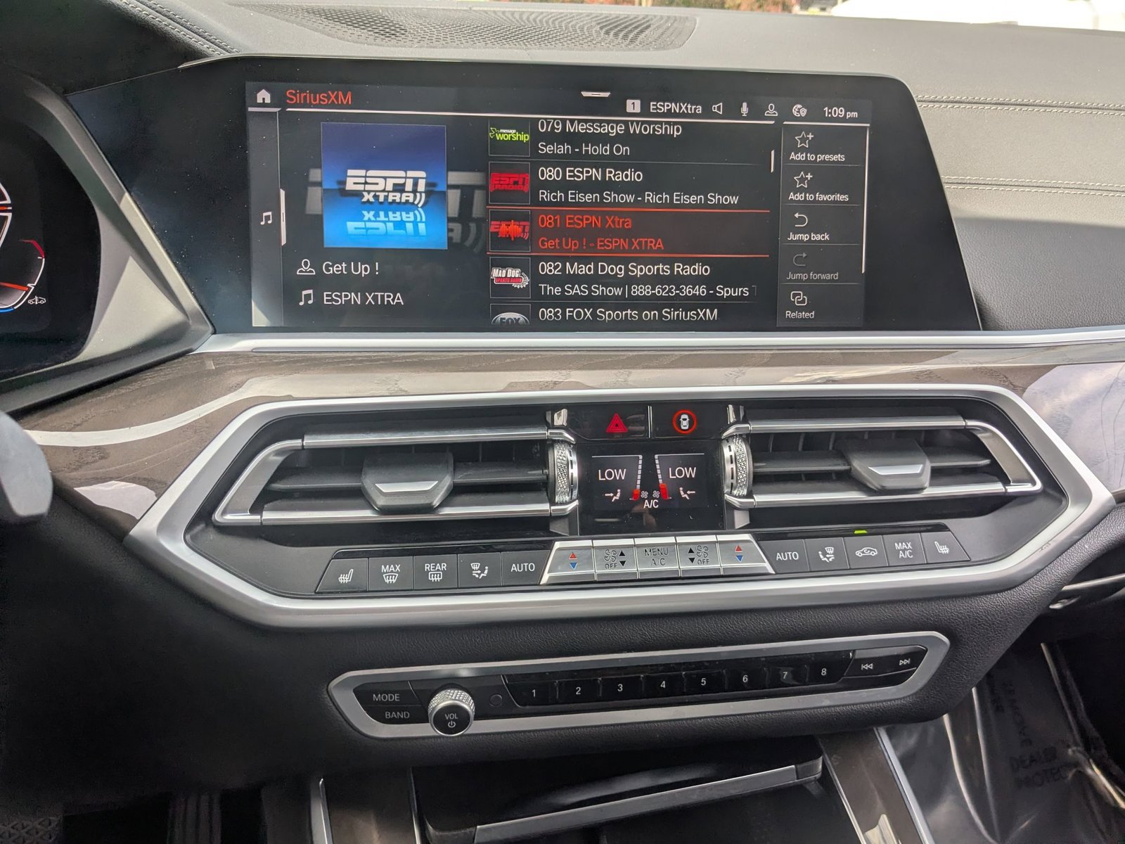 Used 2022 BMW X5 xDrive40i w/ Premium Package AWD/4WD image 13