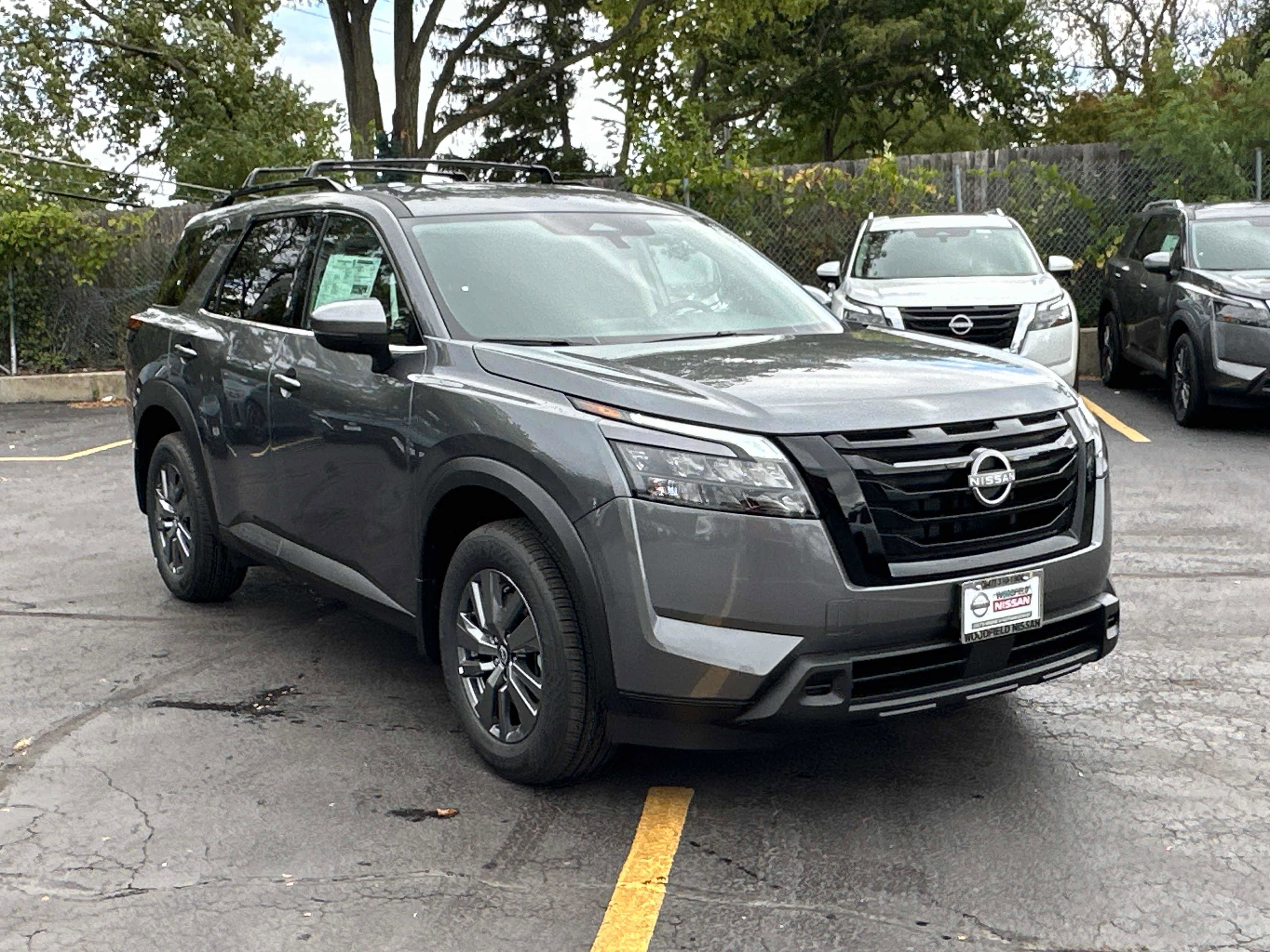 New 2025 Nissan Pathfinder SV w/ Black Appearance Package image 3
