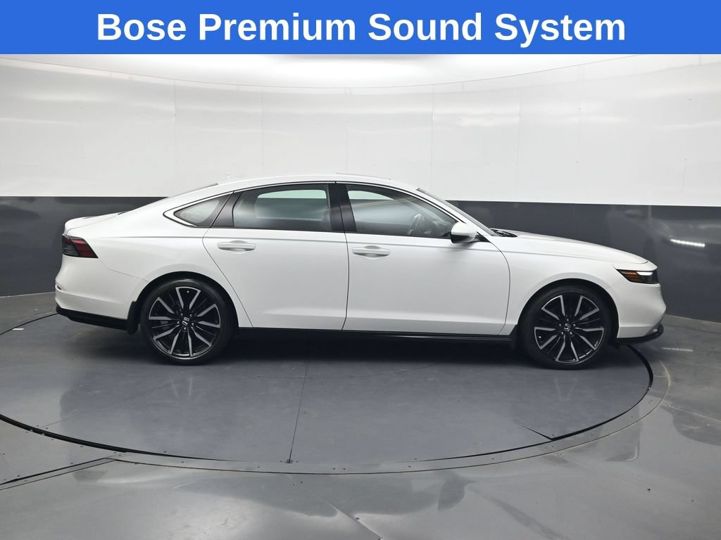Used 2023 Honda Accord Touring image 3