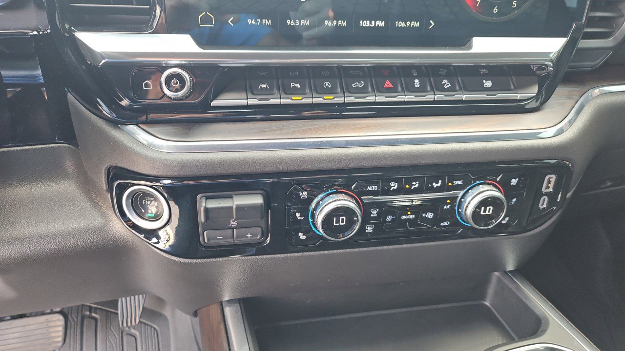 Used 2024 GMC Sierra 1500 SLT w/ SLT Premium Plus Package AWD/4WD image 22