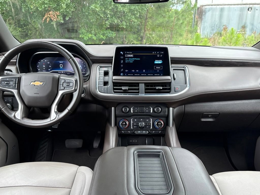 Used 2024 Chevrolet Suburban LT RWD image 20