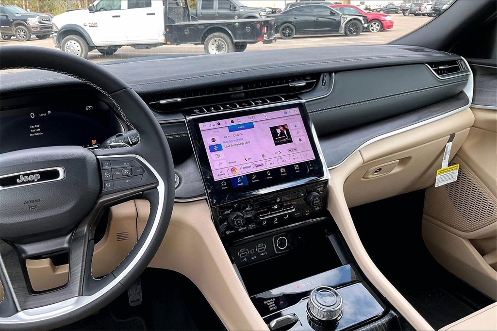 New 2025 Jeep Grand Cherokee L Limited image 7