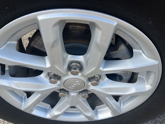 Used 2023 Jeep Wrangler Sport S image 9