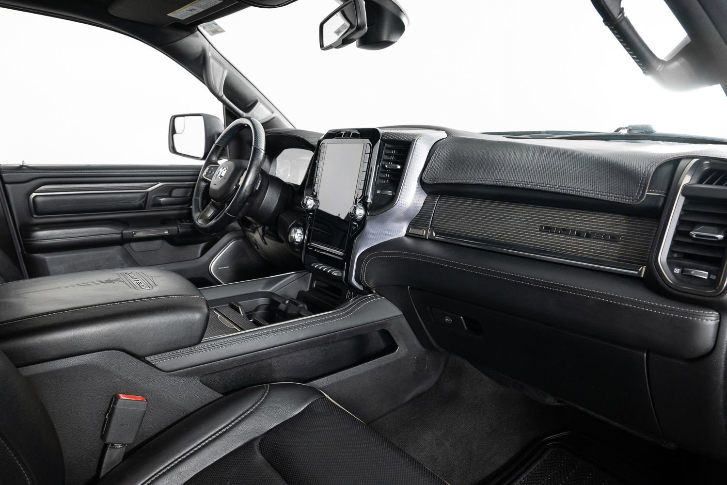 Used 2020 RAM 1500 Limited w/ Black Appearance Package image 26