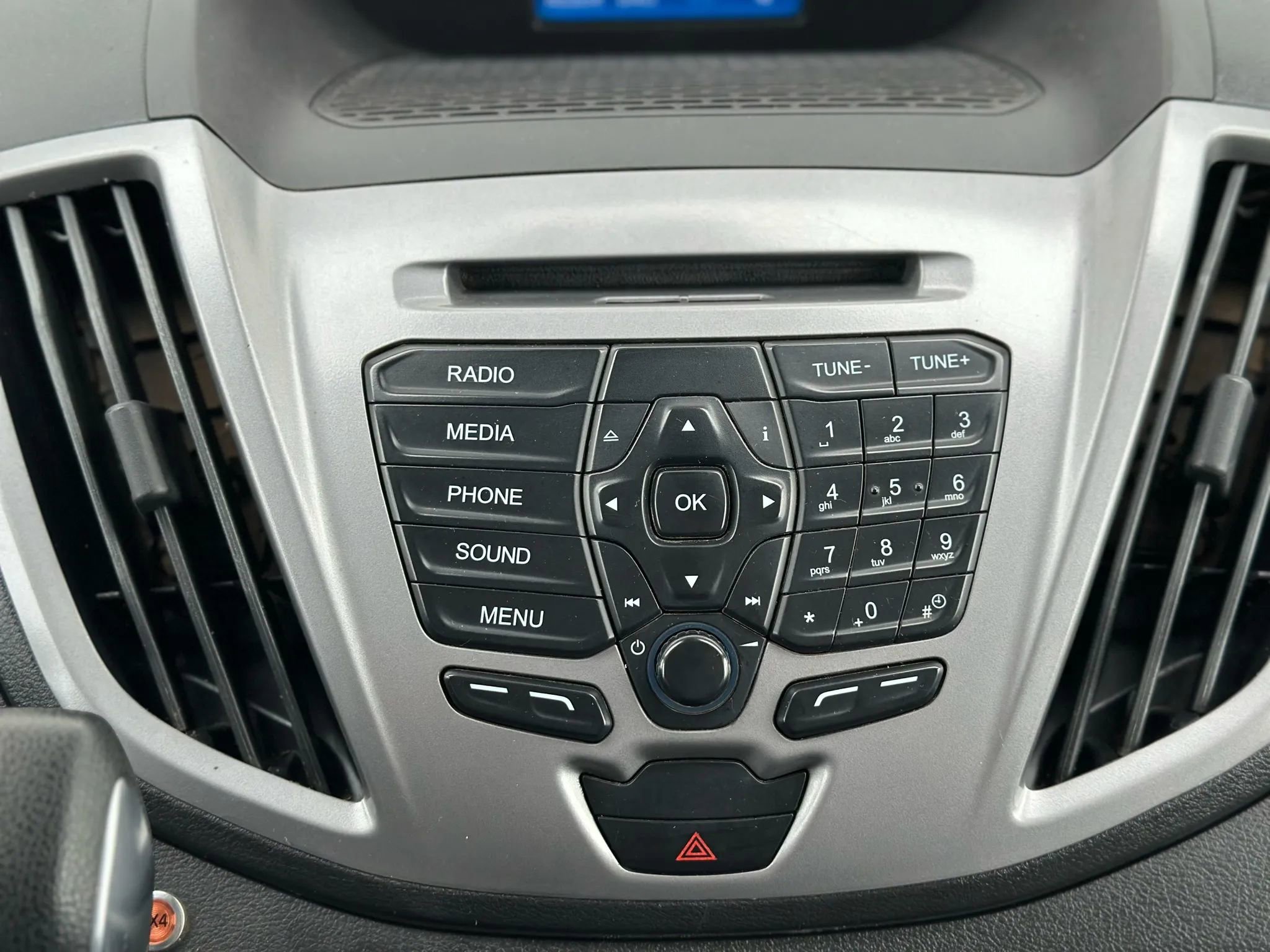 Used 2018 Ford Transit 150 XLT image 21