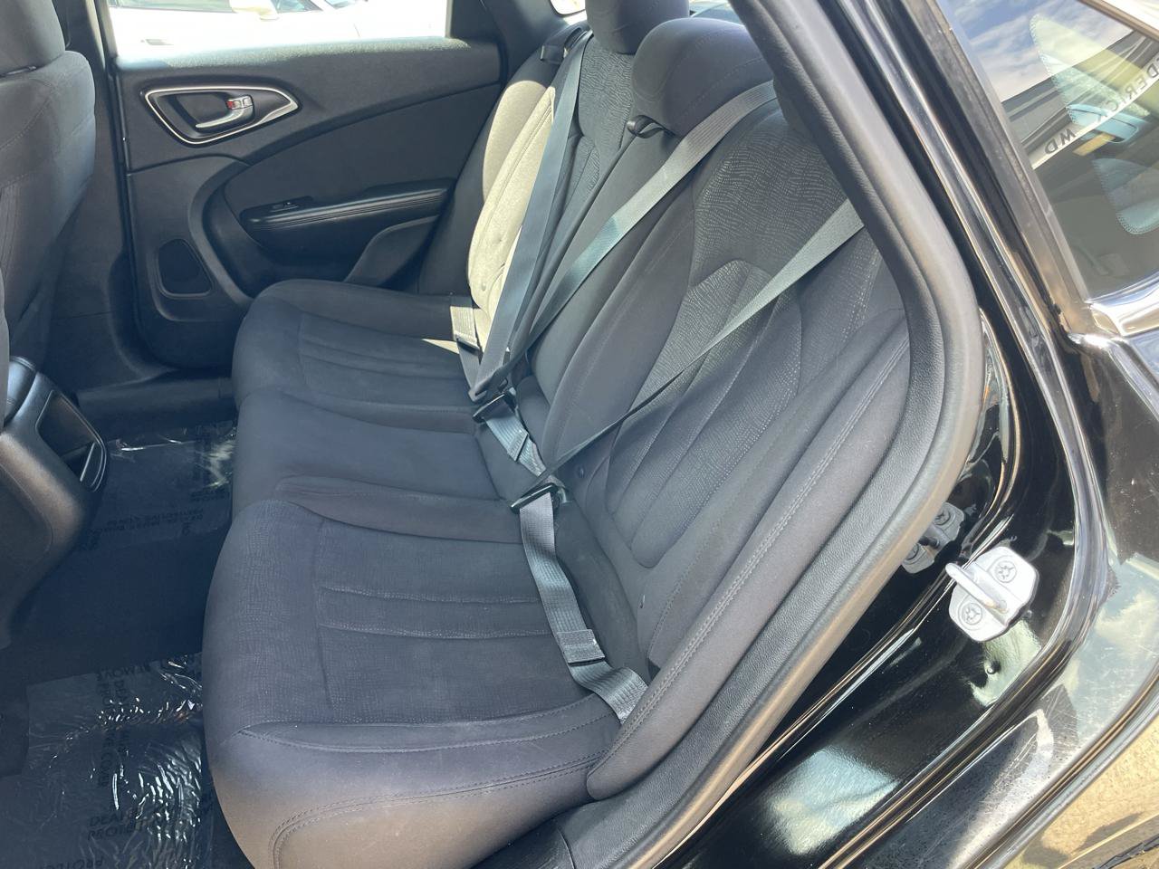 Used 2015 Chrysler 200 Limited FWD image 39