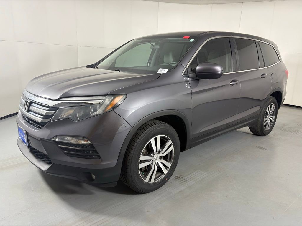 Used 2017 Honda Pilot EX image 4