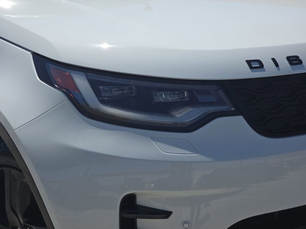 Certified 2023 Land Rover Discovery HSE R-Dynamic image 34