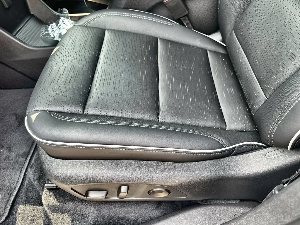 New 2026 Buick Enclave Sport Touring w/ Power Package FWD image 25