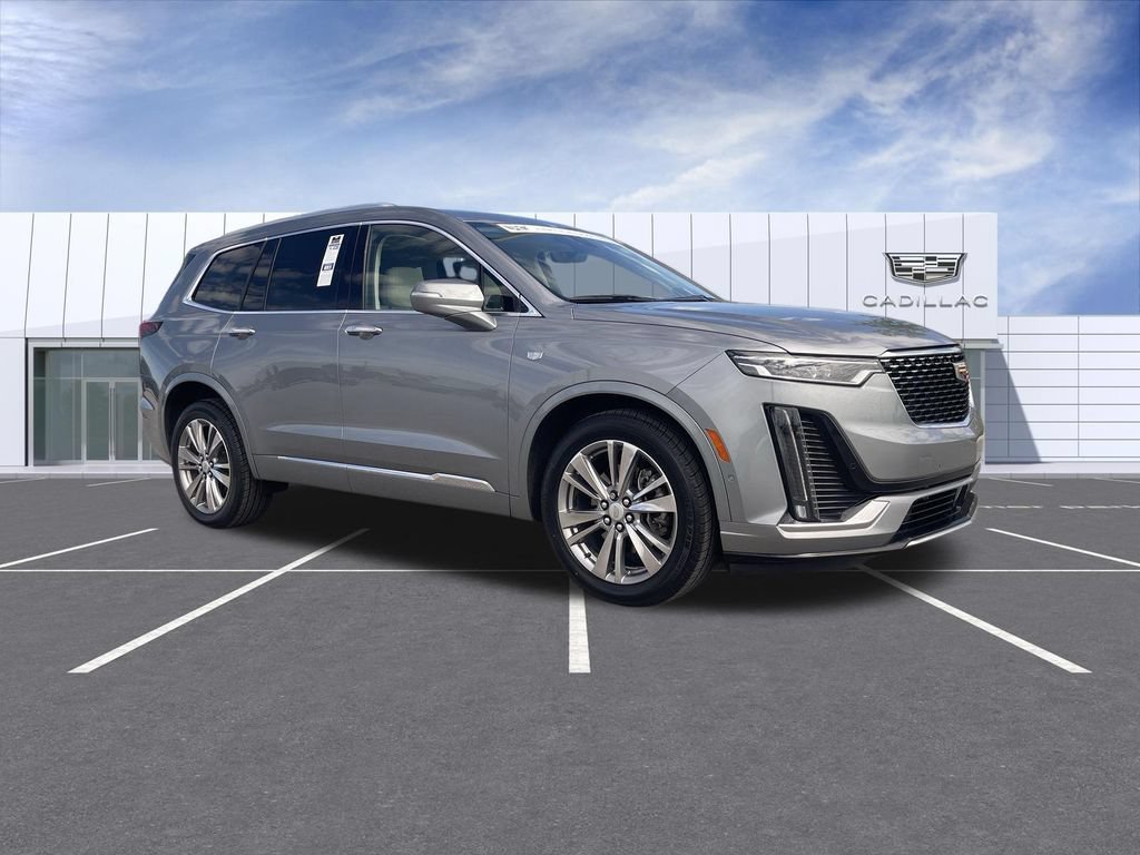 Used 2023 Cadillac XT6 Premium Luxury w/ Technology Package AWD/4WD image 2