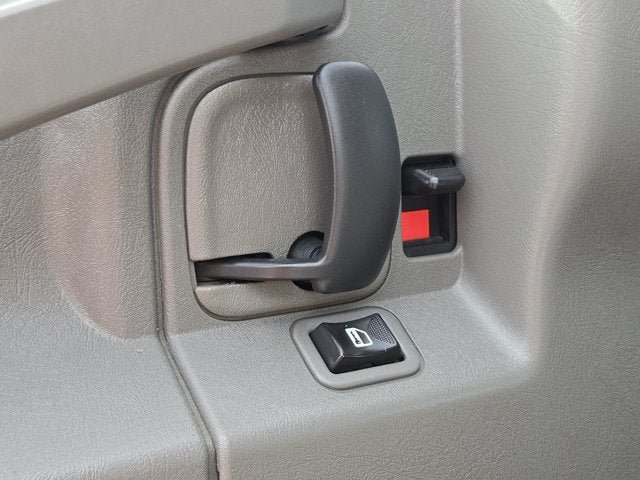 Used 2019 Chevrolet Express 2500 RWD image 15