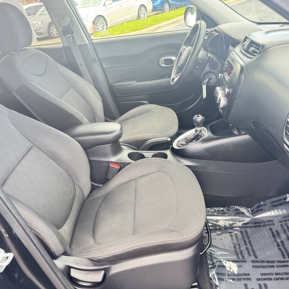 Used 2014 Kia Soul FWD image 23