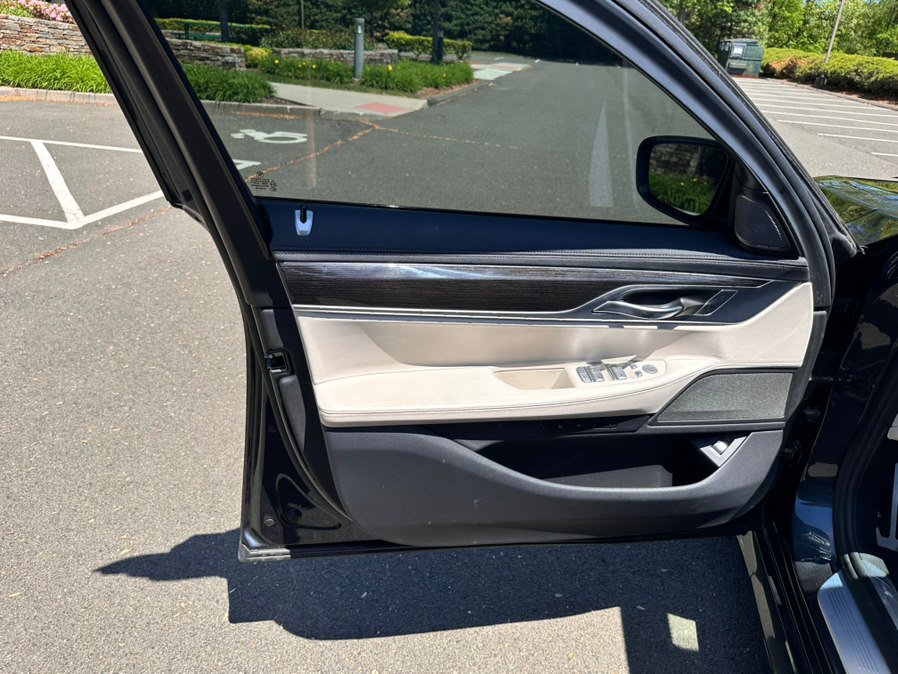Used 2016 BMW 750i xDrive AWD/4WD image 22