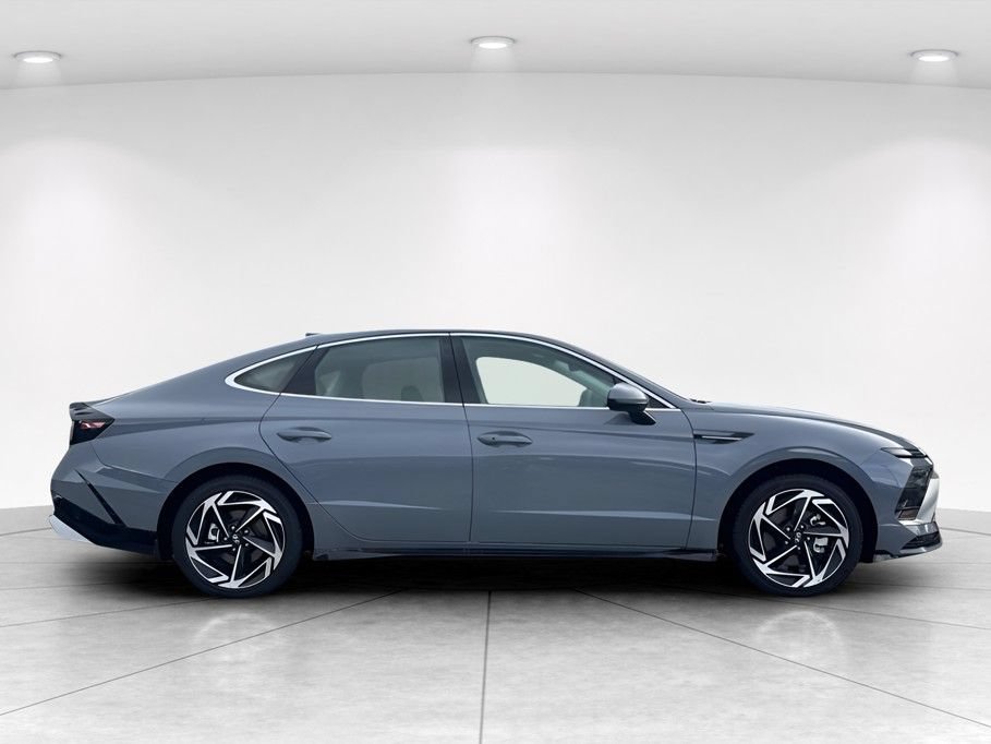 New 2026 Hyundai Sonata SEL FWD image 3