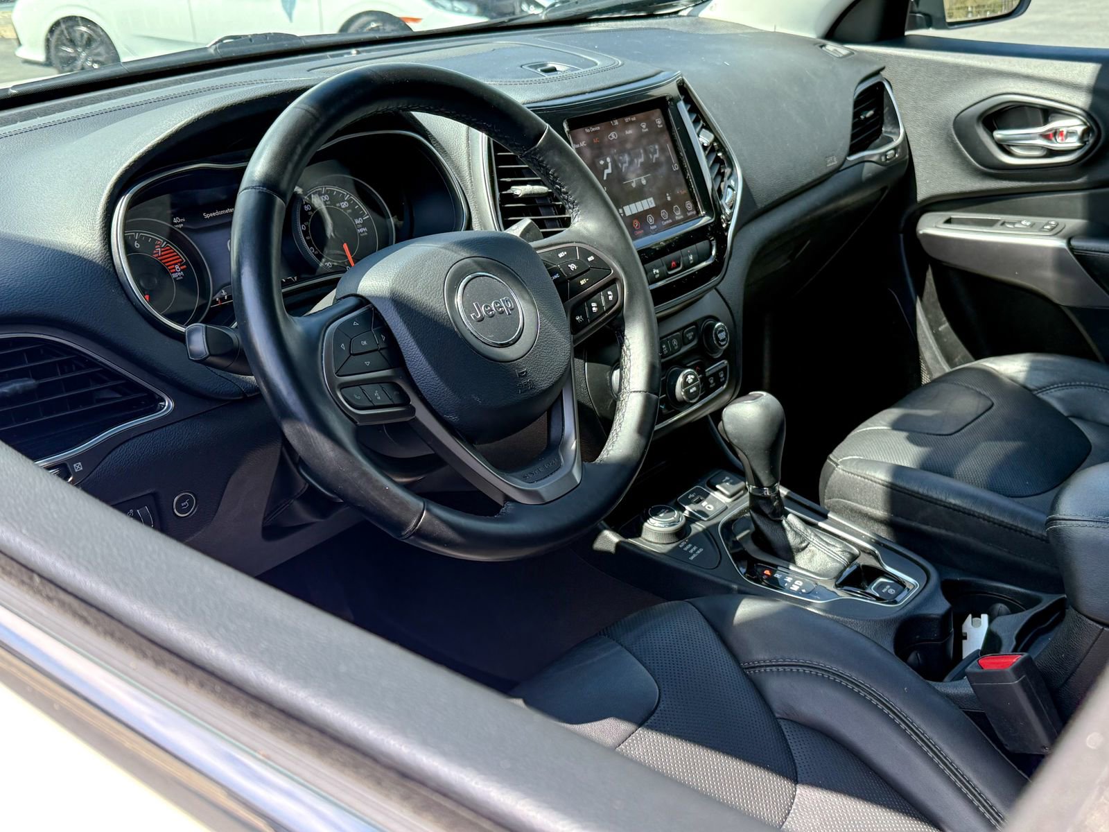 Used 2021 Jeep Cherokee Limited AWD/4WD image 15