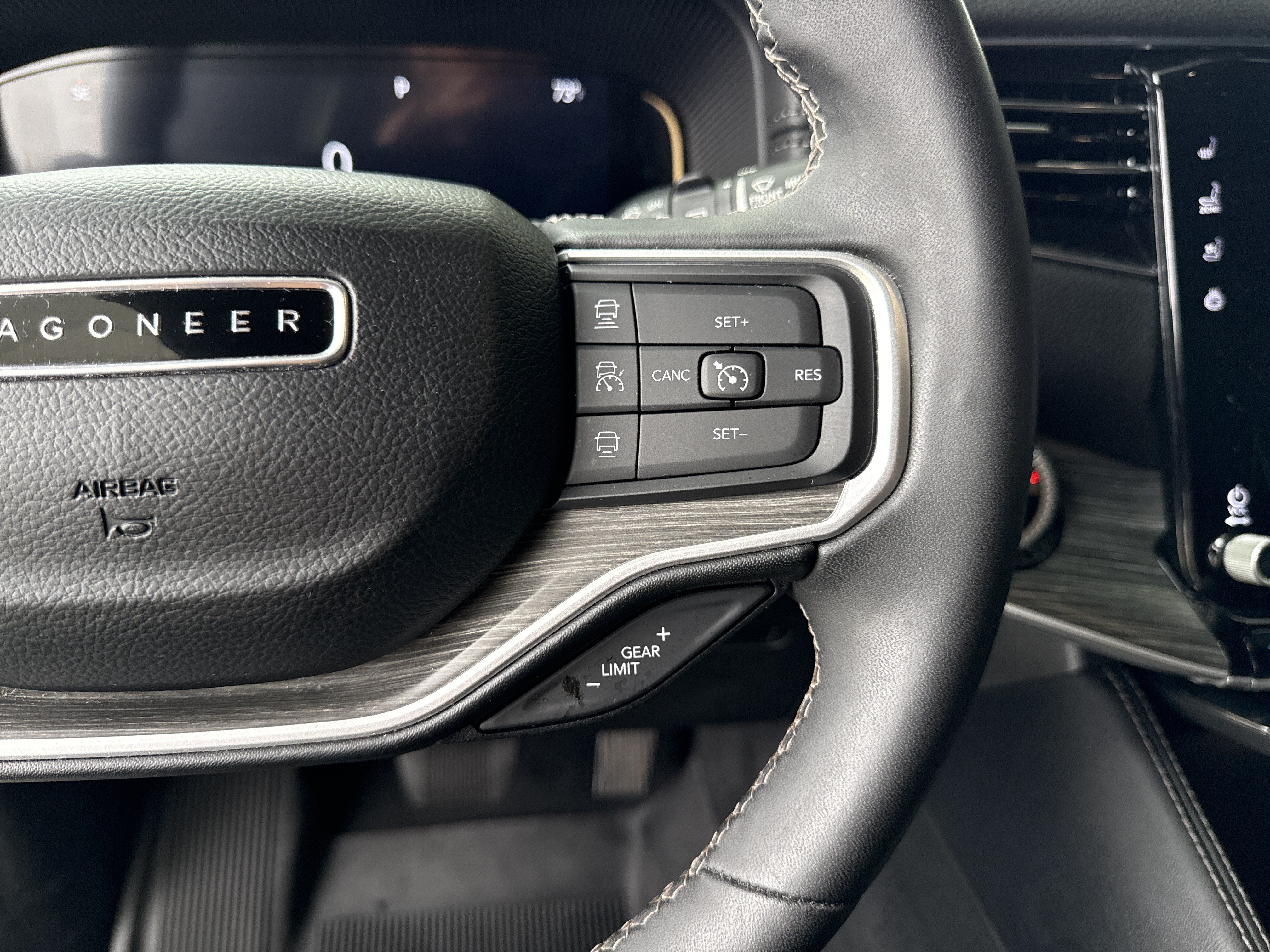 Used 2024 Jeep Wagoneer Series II AWD/4WD image 19