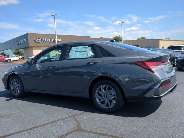 Used 2024 Hyundai Elantra SEL image 6