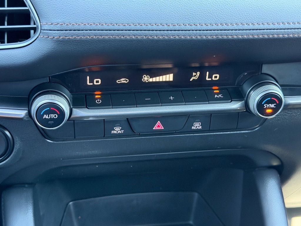 Used 2023 MAZDA MAZDA3 s FWD image 23