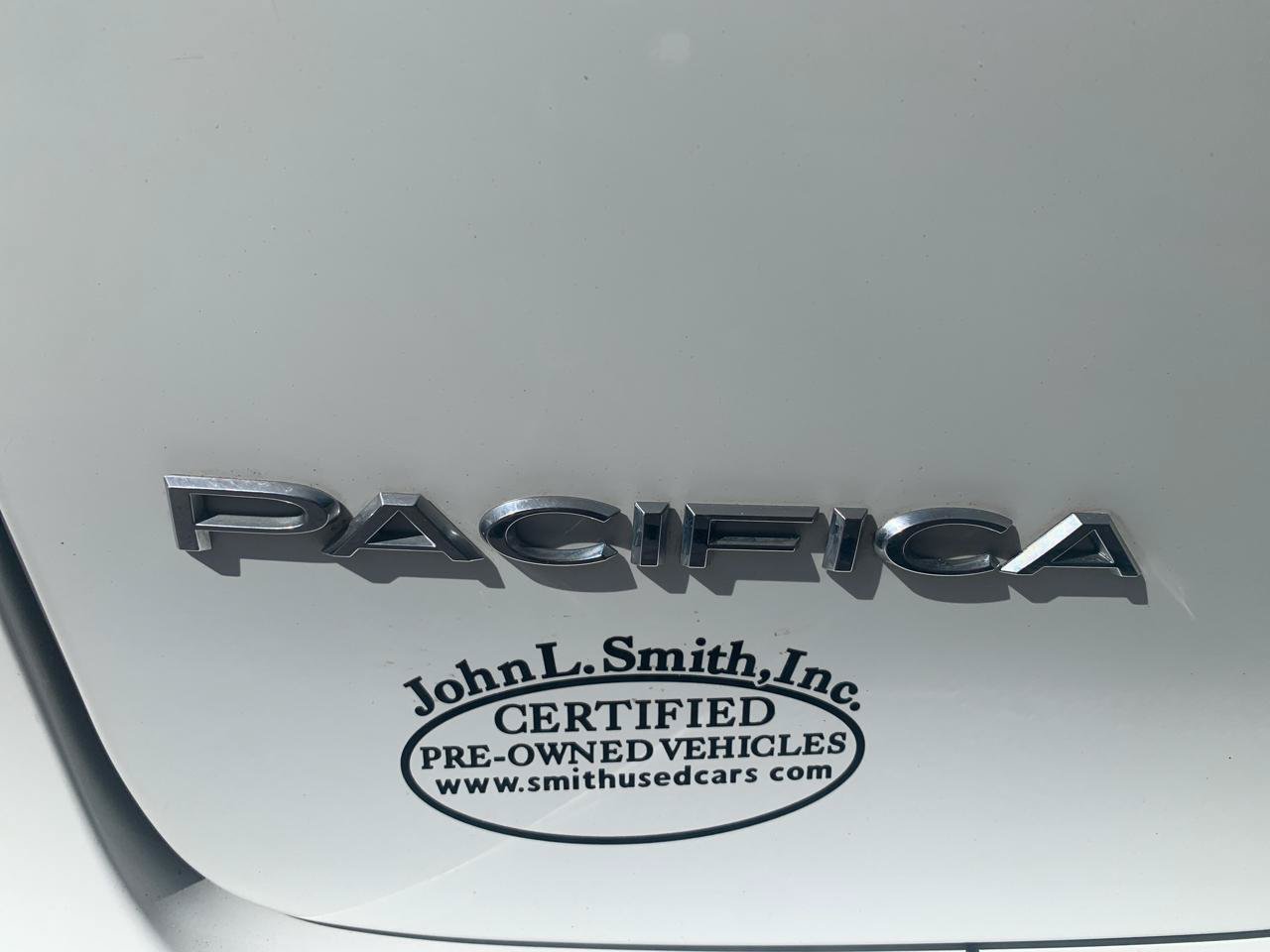 Used 2017 Chrysler Pacifica LX FWD image 30