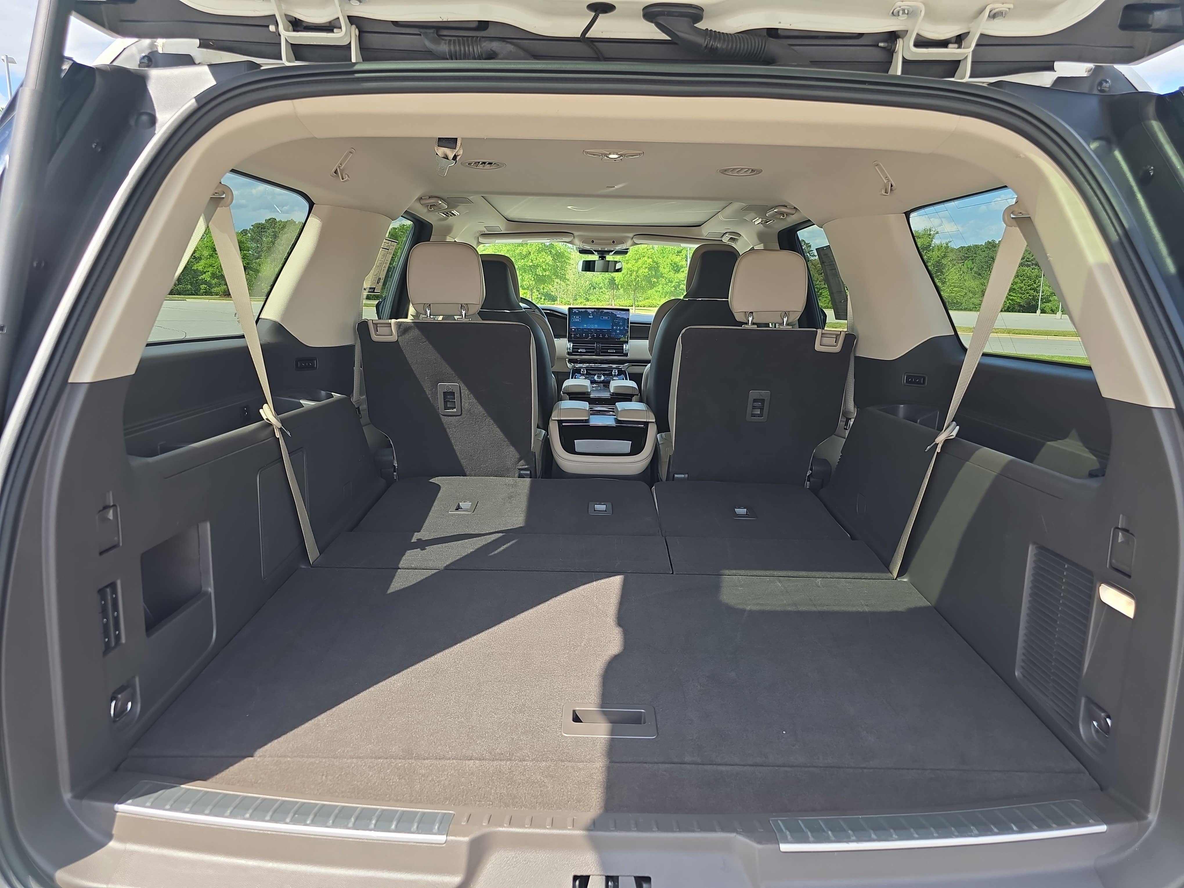 Certified 2024 Lincoln Navigator L Reserve AWD/4WD image 12