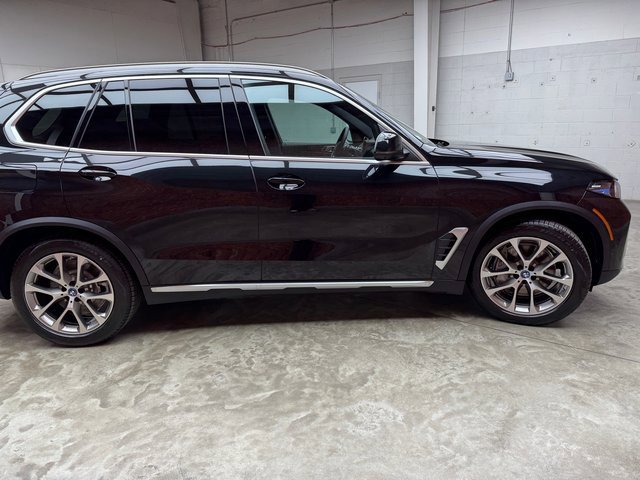 Used 2025 BMW X5 xDrive50e w/ Premium Package image 6