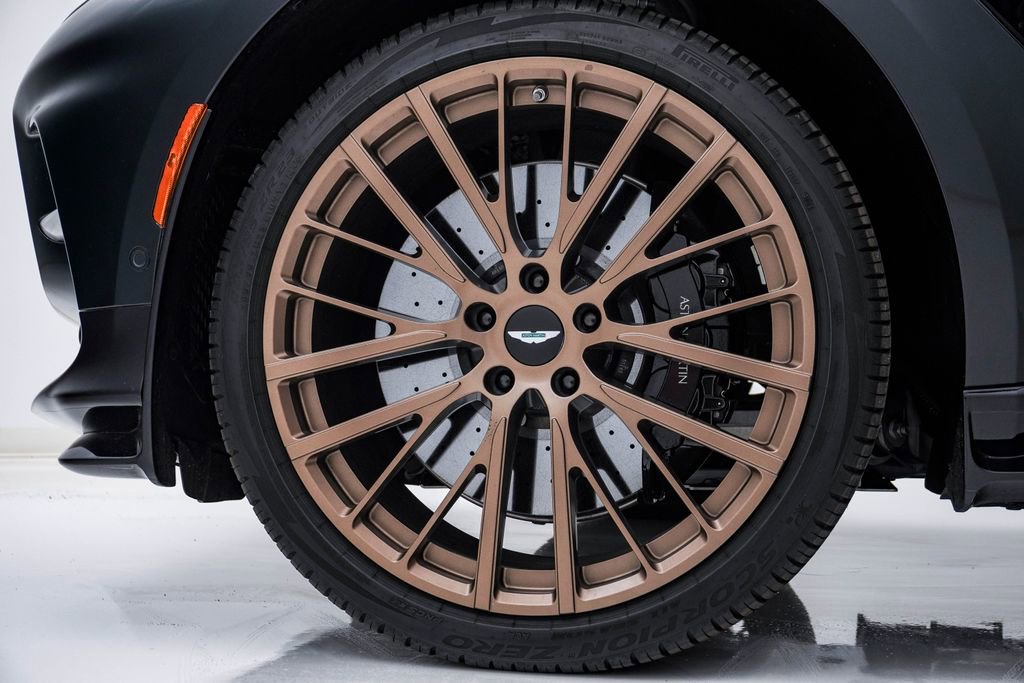 Used 2025 Aston Martin DBX 707 image 15