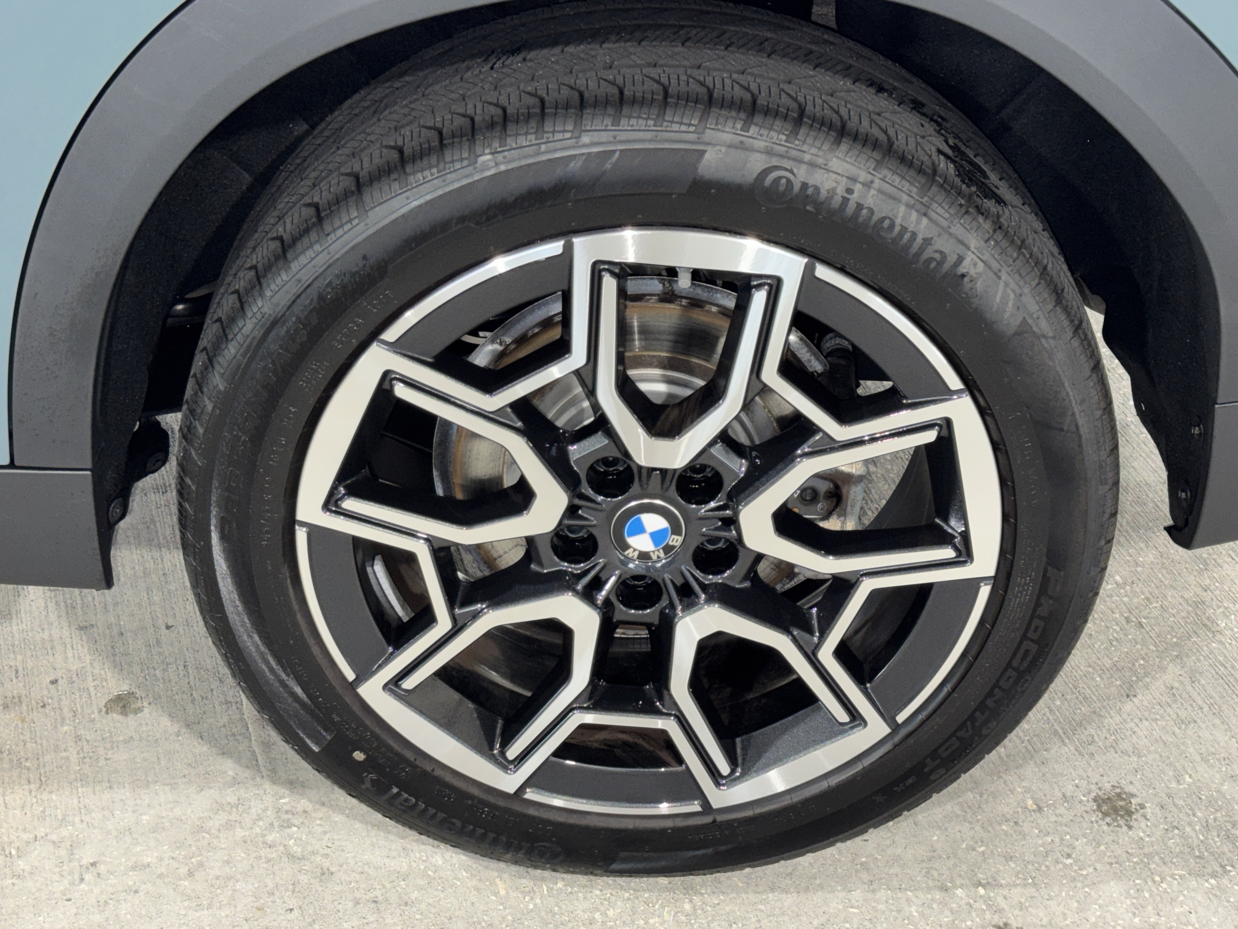 Used 2025 BMW X2 xDrive28i w/ Premium Package AWD/4WD image 36