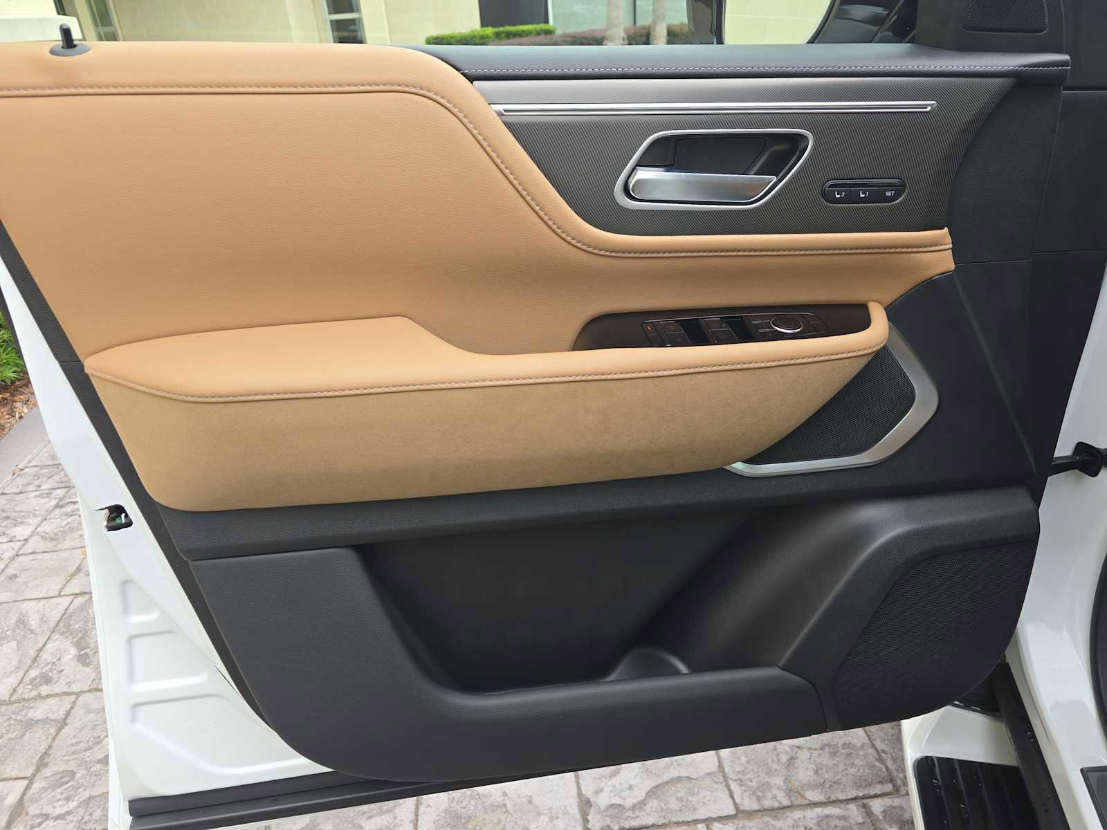 New 2026 INFINITI QX80 Luxe w/ Cargo Package image 16