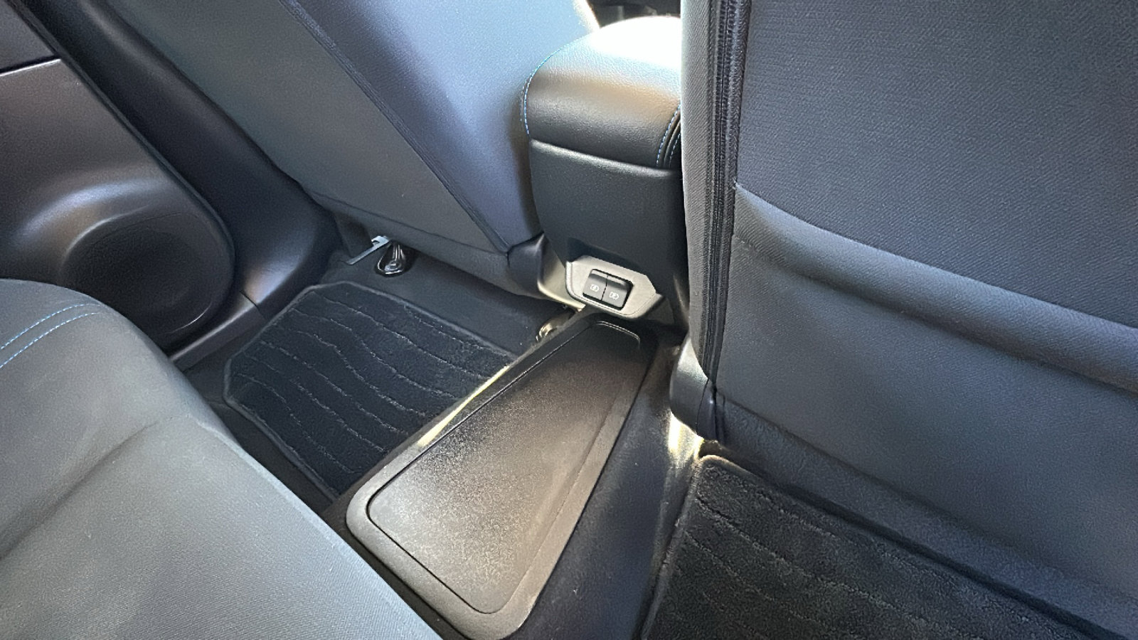 Certified 2022 Nissan Leaf S image 25