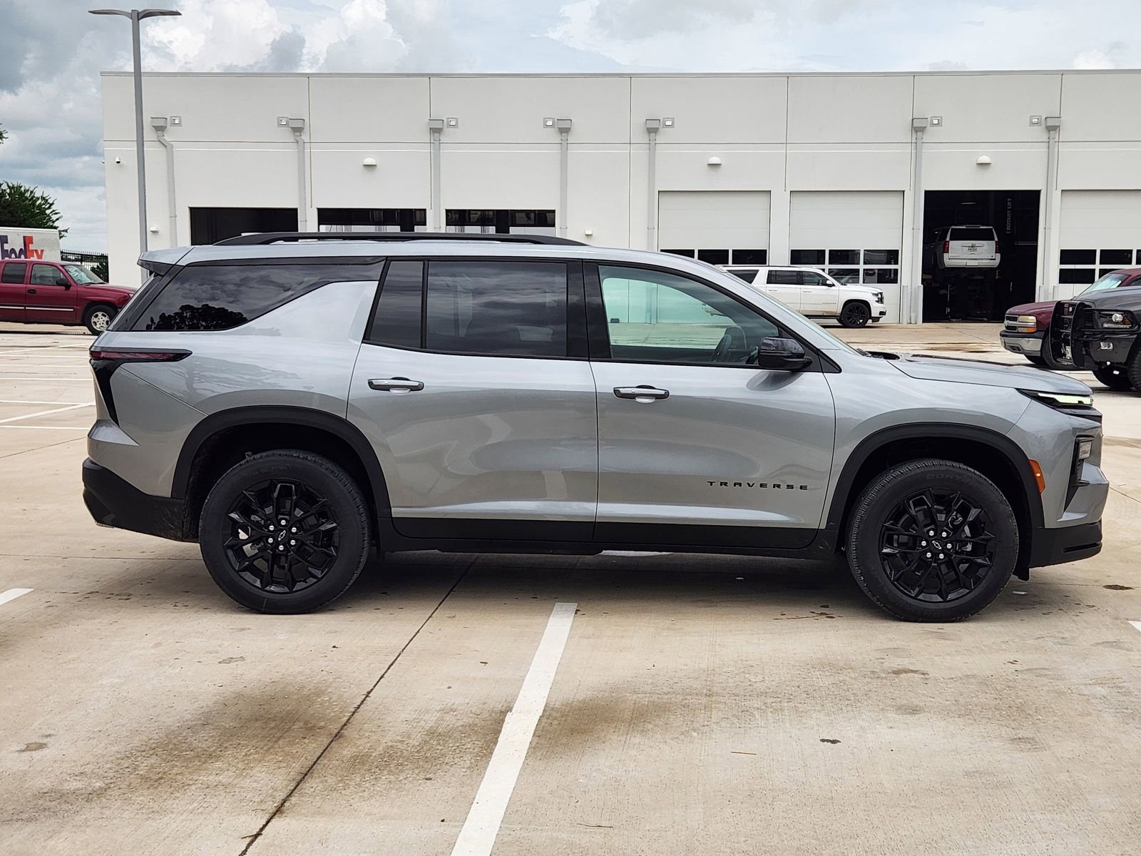 New 2026 Chevrolet Traverse LT w/ Midnight/Sport Edition FWD image 7